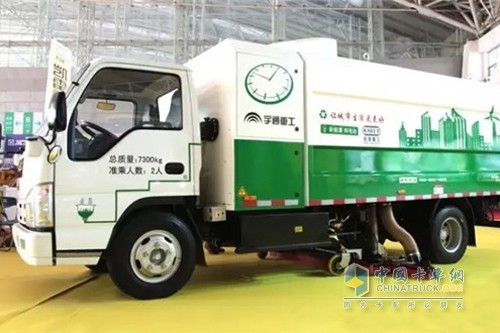 宇通重工純電動(dòng)吸塵車(chē)