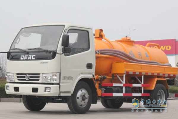 “綠葉”牌吸污車(chē)