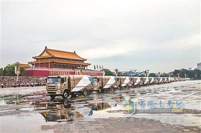 比亞迪電動(dòng)環(huán)衛(wèi)車擔(dān)任閱兵期間清掃工作