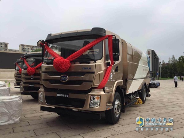 比亞迪電動(dòng)環(huán)衛(wèi)清掃車